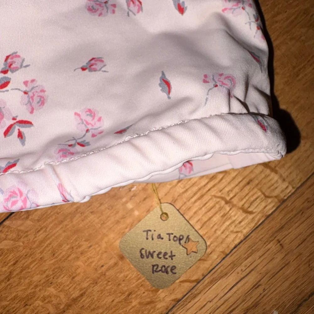 Frankie’s Bikinis Tia Top Sweet Rose Print